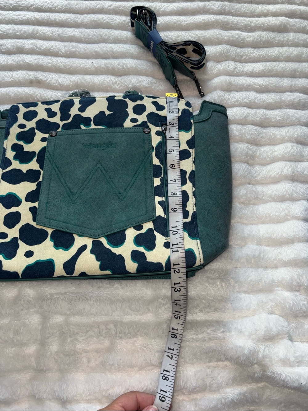 NWT Wrangler Cow Print Tote Bag & Wristlet Set Green Crossbody Straps - Picture 7 of 12